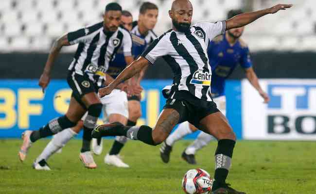 Cruzeiro cometeu dois pnaltis no jogo contra Botafogo; Chay converteu