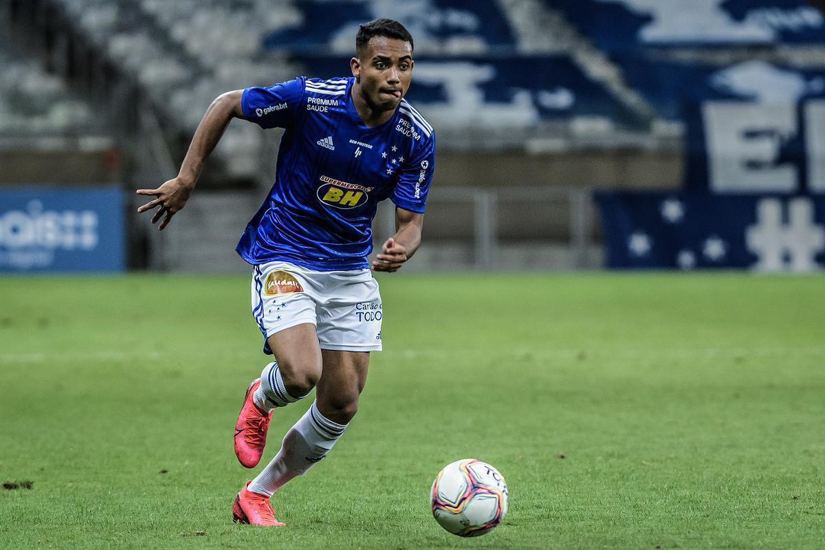 Airton, 21 anos, atacante. Contratado pelo Cruzeiro em agosto.