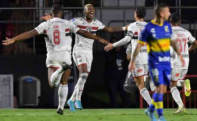 Arboleda comemora primeiro gol do São Paulo sobre Everton