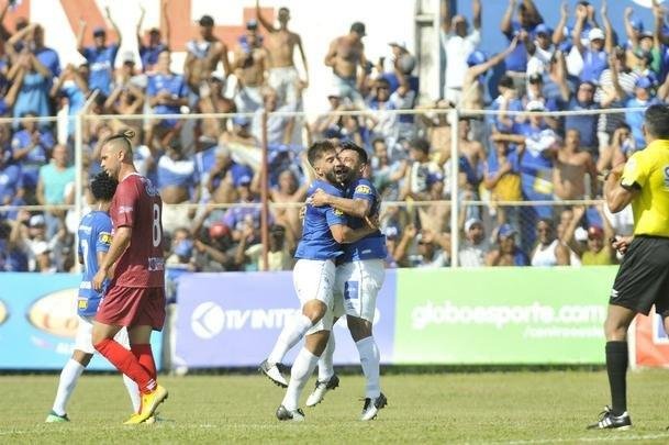 Cruzeiro abriu 2 a 1 no primeiro tempo, com gols de Raniel e Robinho; Alemo descontou para o Guarani