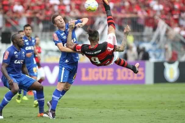 Flamengo e Cruzeiro jogaram em Cariacica-ES pela 27ª rodada do Campeonato Brasileiro