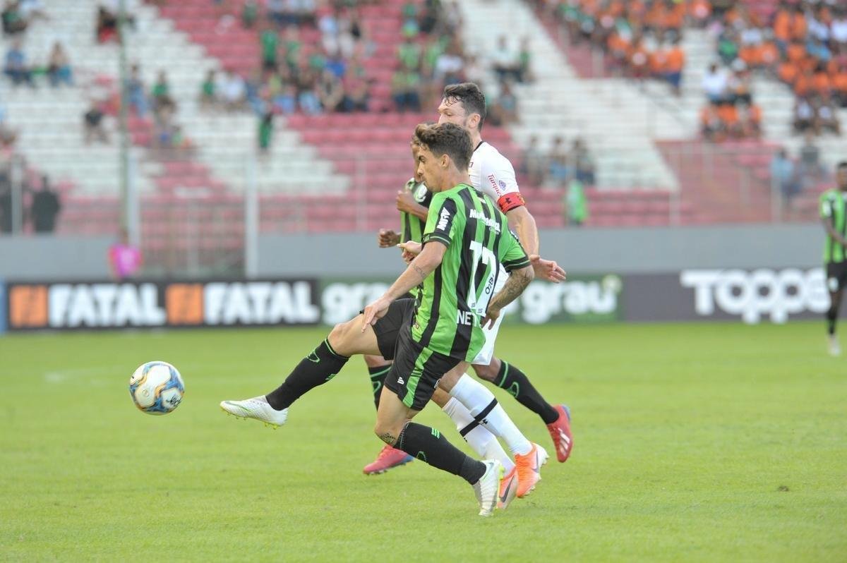 Amrica chegou ao gol no segundo tempo, em chute cruzado de Ademir: 1 a 0