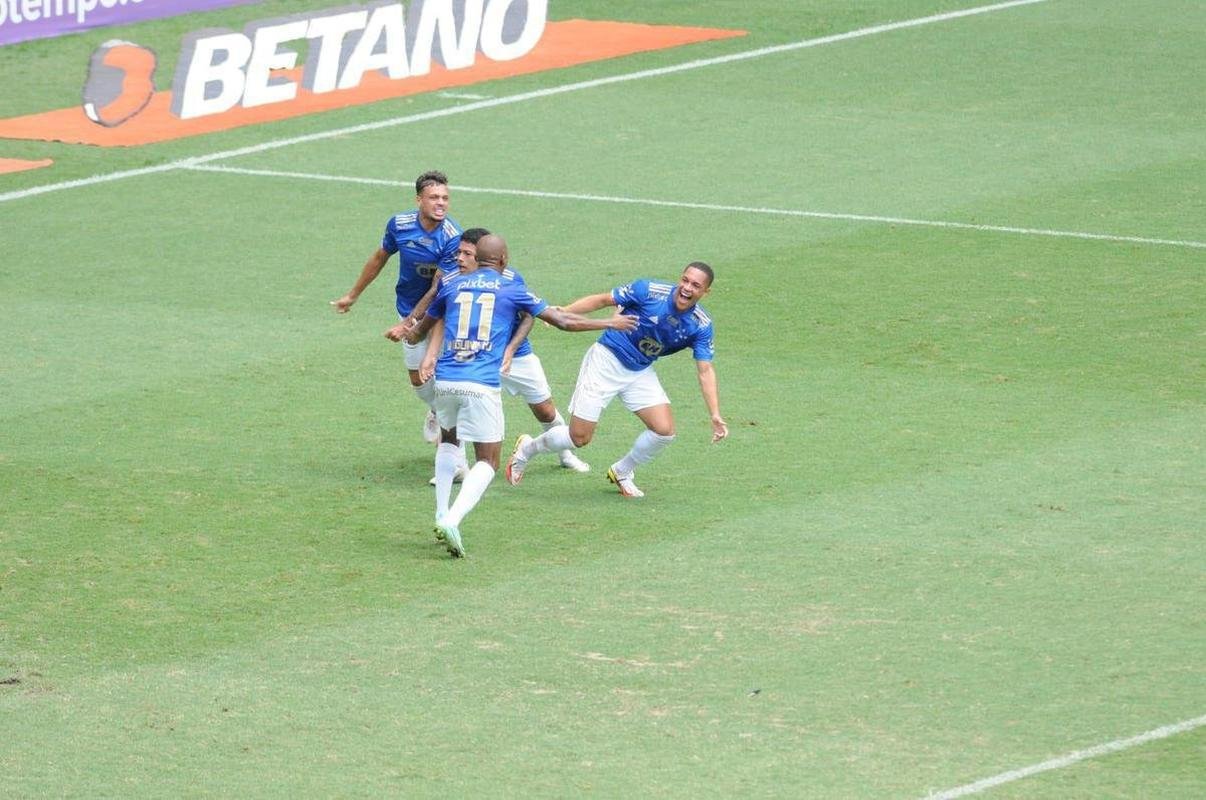 Jogo no Horto na manh deste domingo, vlido pelo Mineiro, foi bastante disputado 