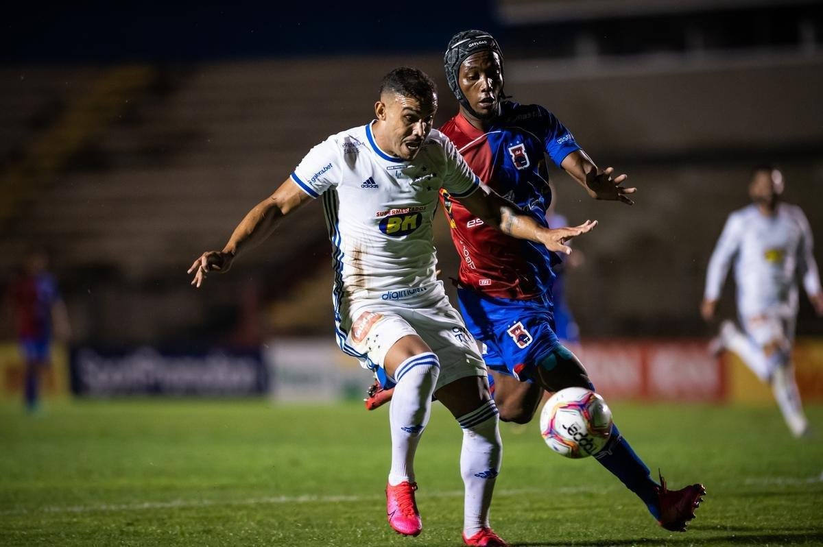 Fotos do jogo entre Paran e Cruzeiro, pela 38 rodada da Srie B do Brasileiro
