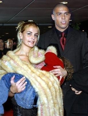 A 'Rainha das Embaixadinhas' engravidou do primeiro filho do jogador, Ronald.