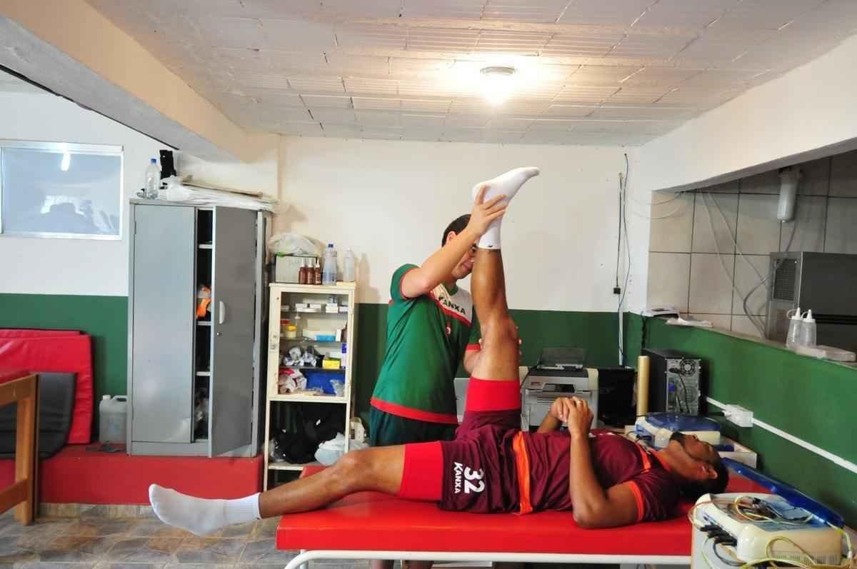 Bruno foi apresentado nesta tera-feira no Boa Esporte, realizou testes e foi apoiado por alguns torcedores