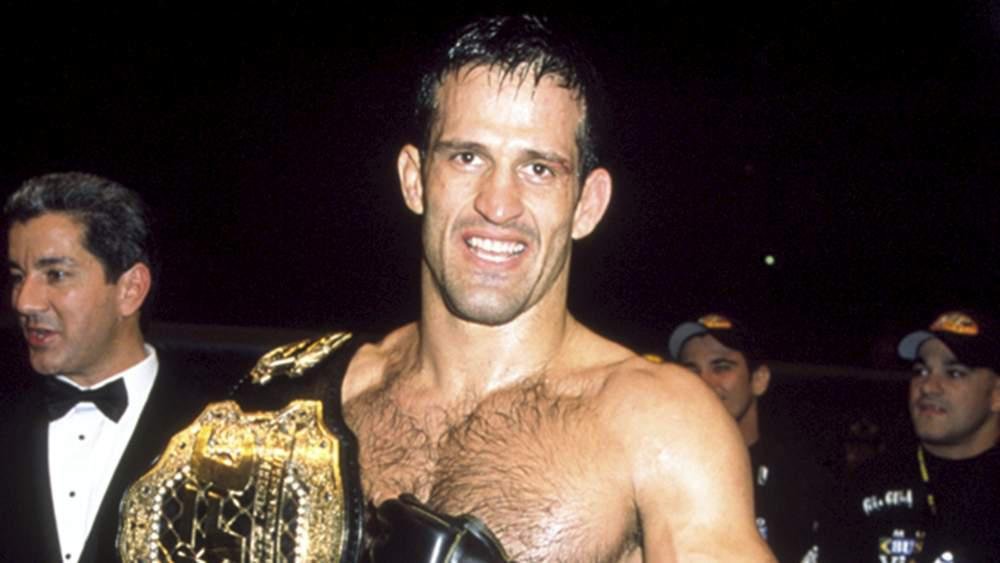 Em 2002, Murilo Bustamante foi campeo peso mdio do UFC