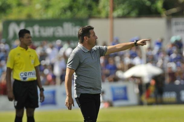 Cruzeiro abriu 2 a 1 no primeiro tempo, com gols de Raniel e Robinho; Alemo descontou para o Guarani