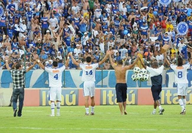 Atletas celestes vibraram com vitria e permanncia na Srie A