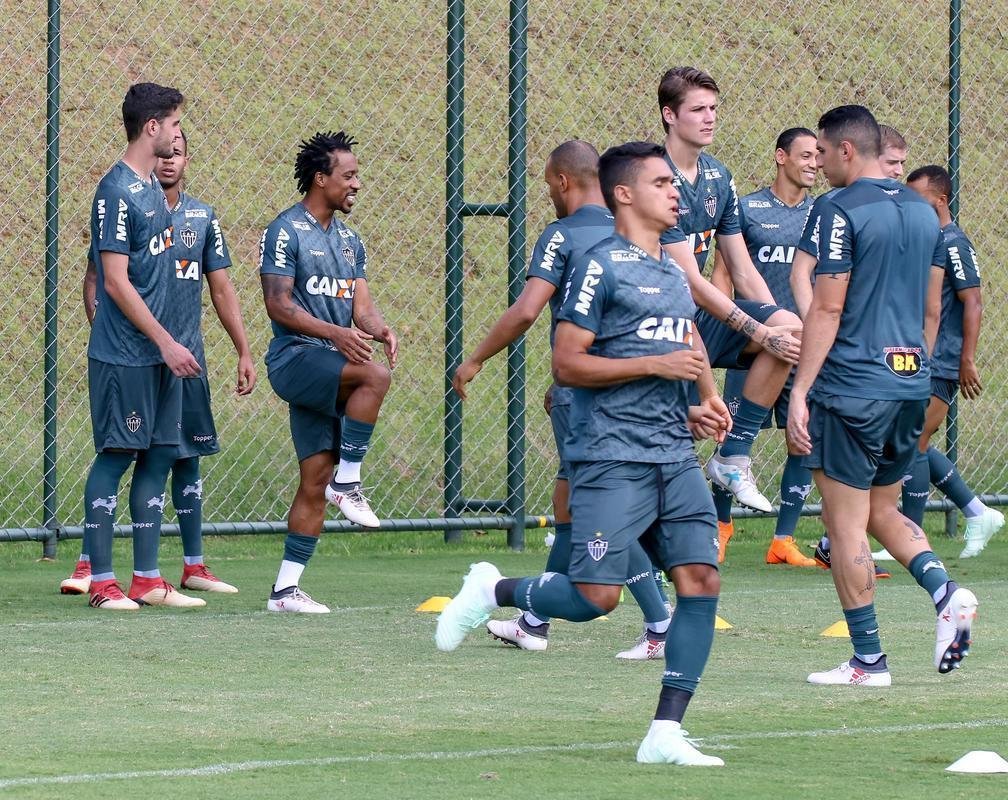 Jogadores e comisso tcnica do Atltico utilizaram novo uniforme pela primeira vez
