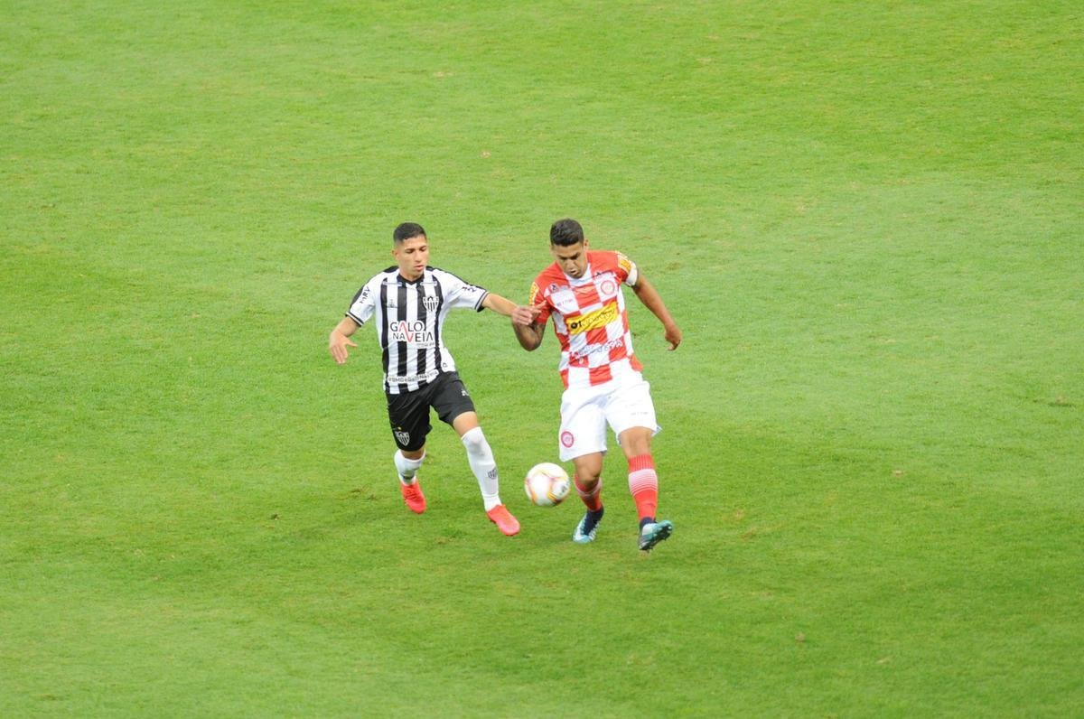 Fotos do primeiro jogo da deciso do Campeonato Mineiro, entre Atltico e Tombense, no Mineiro, em Belo Horizonte.