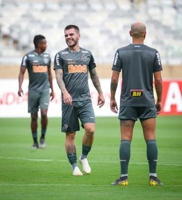 Levir Culpi comanda treino no Mineirão antes da estreia no Grupo E da Libertadores