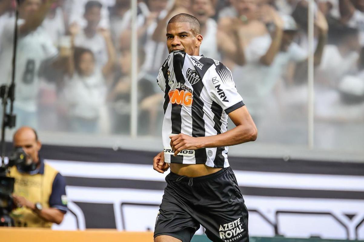 13 Leonardo Silva - 36 gols