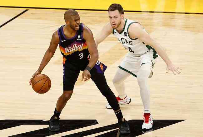 Final da temporada passada foi disputada entre Suns e Bucks
