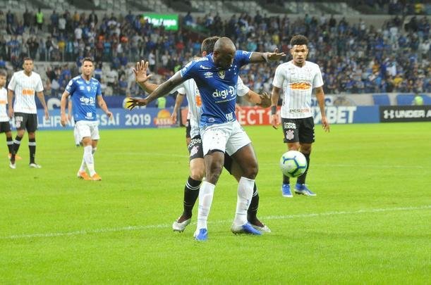 Fotos de Cruzeiro x Corinthians, no Mineiro, pela oitava rodada do Campeonato Brasileiro