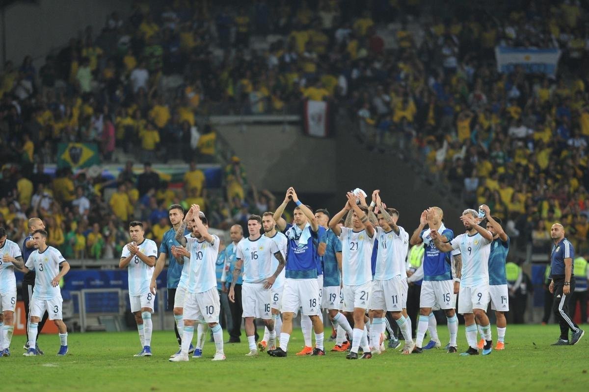 Fotos da vitria do Brasil sobre a Argentina, por 2 a 0, no Mineiro, pela semifinal da Copa Amrica; Gabriel Jesus e Firmino marcaram os gols da seleo em BH