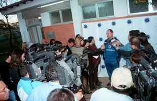 Imagens da Toca da Raposa I em 2000, ano da chegada do tcnico Luiz Felipe Scolari