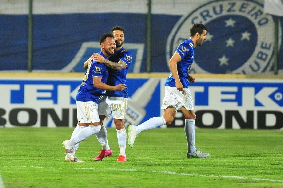 Imagens de Cruzeiro x Operrio, na Arena do Jacar, em Sete Lagoas, pela 24 rodada da Srie B