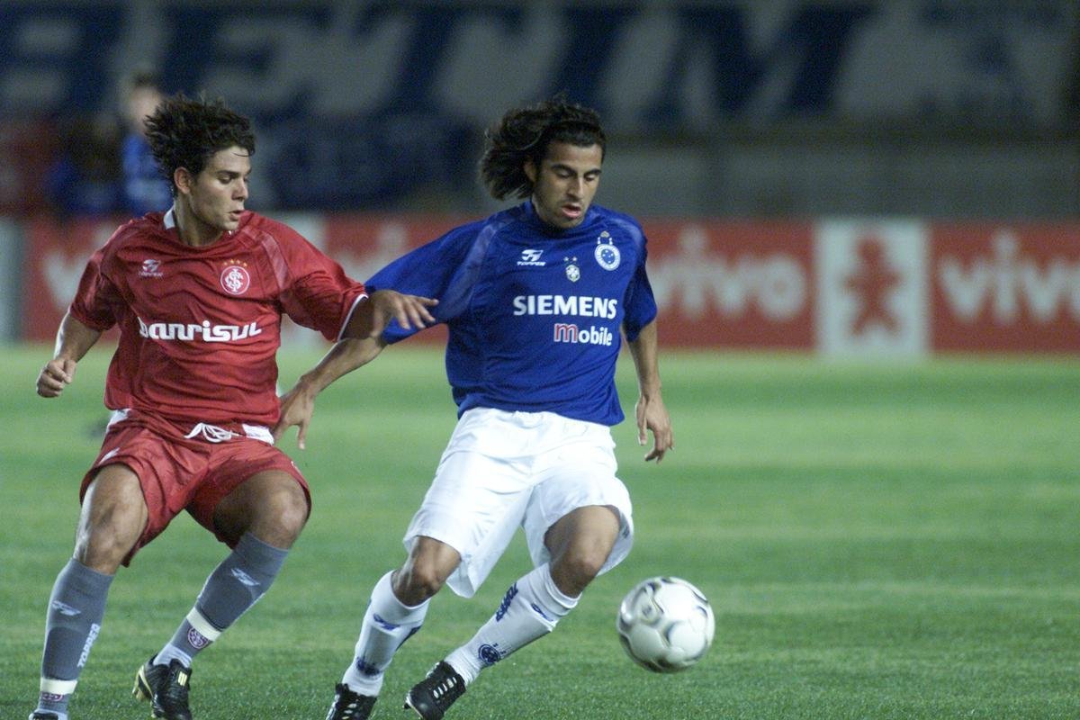 O volante chileno Maldonado defendeu o Cruzeiro entre 2003 e 2005. Foi campeo brasileiro em 2003 e mineiro em 2004. Ao todo, fez quatro gols em 137 partidas pelo clube.