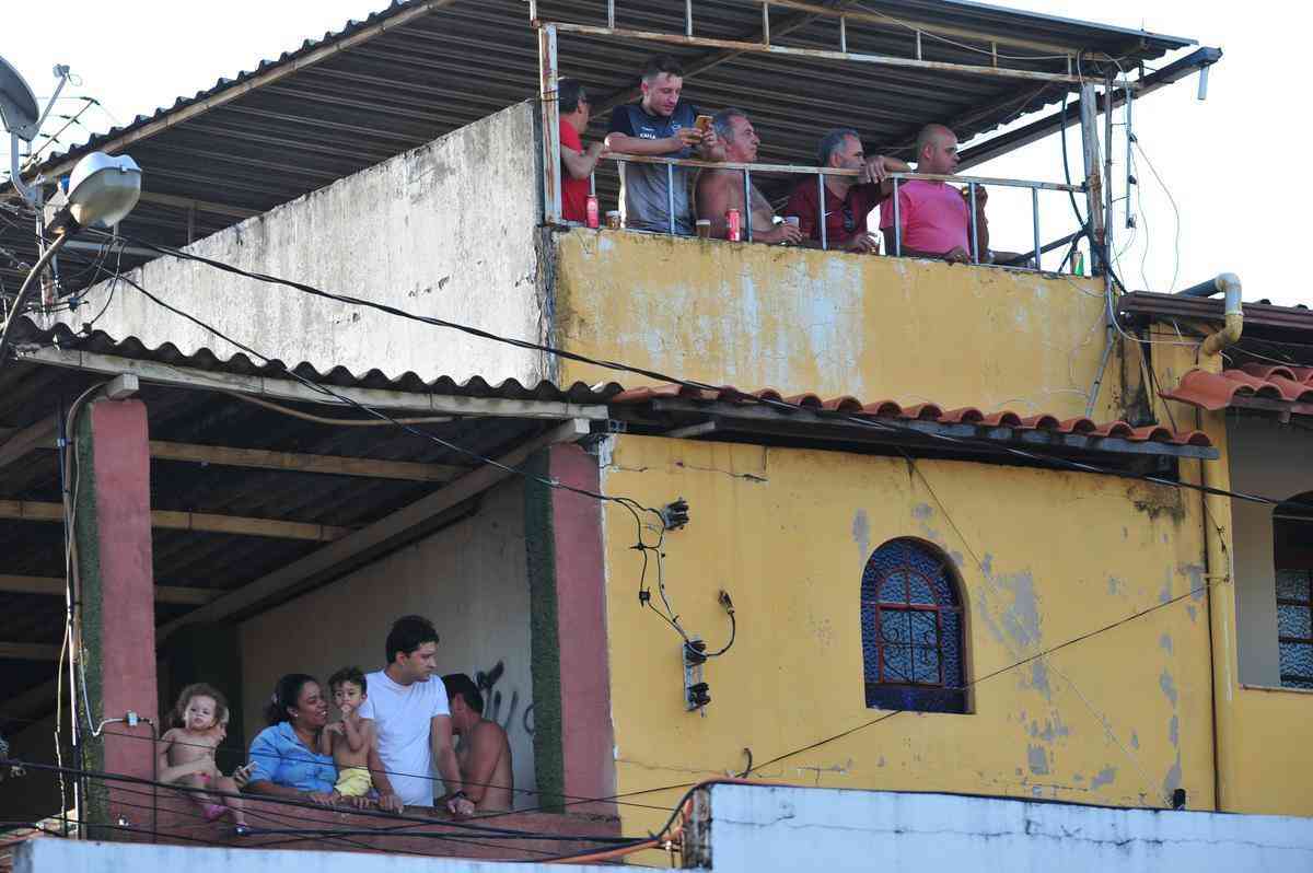 Villa Nova e Atltico se enfrentaram nesta quinta-feira