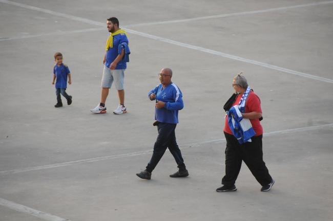 Fotos da chegada da torcida do Cruzeiro ao Mineiro na partida contra o CRB pela Srie B do Brasileiro; longas filas de formaram na esplanada antes da partida
