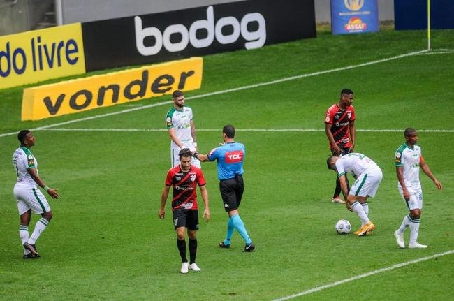 Amrica e Athletico-PR se enfrentaram no Independncia, pela 20 rodada da Srie A do Brasileiro