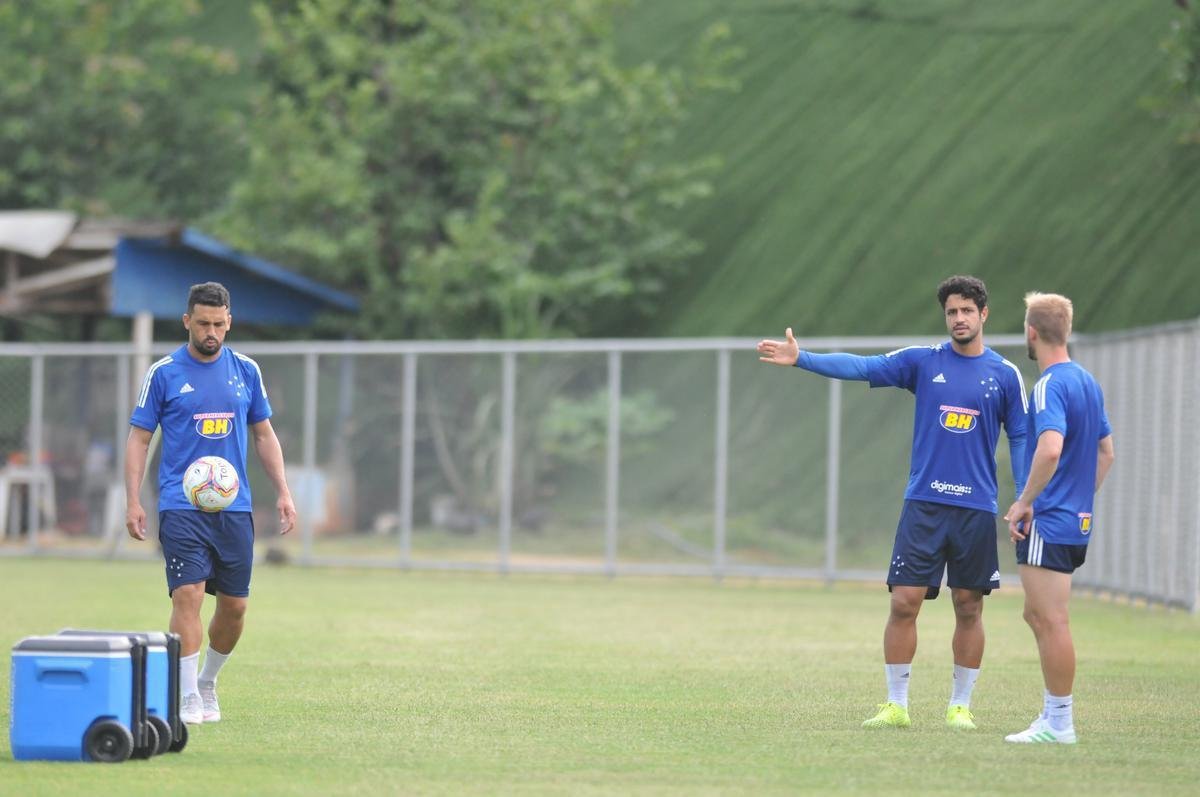 Fotos do terceiro treino do Cruzeiro na Toca da Raposa II (crdito: Alexandre Guzanshe/EM D.A Press)