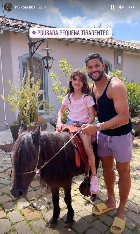 Hulk foi para Tiradentes com a famlia 