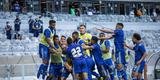 Cruzeiro estreou novo uniforme do centen�rio na vit�ria por 1 a 0 sobre o Athletic, no Mineir�o, pelo Mineiro. Vers�o � completamente azul, fugindo � tradi��o do clube de ter o cal��o e os mei�es brancos.