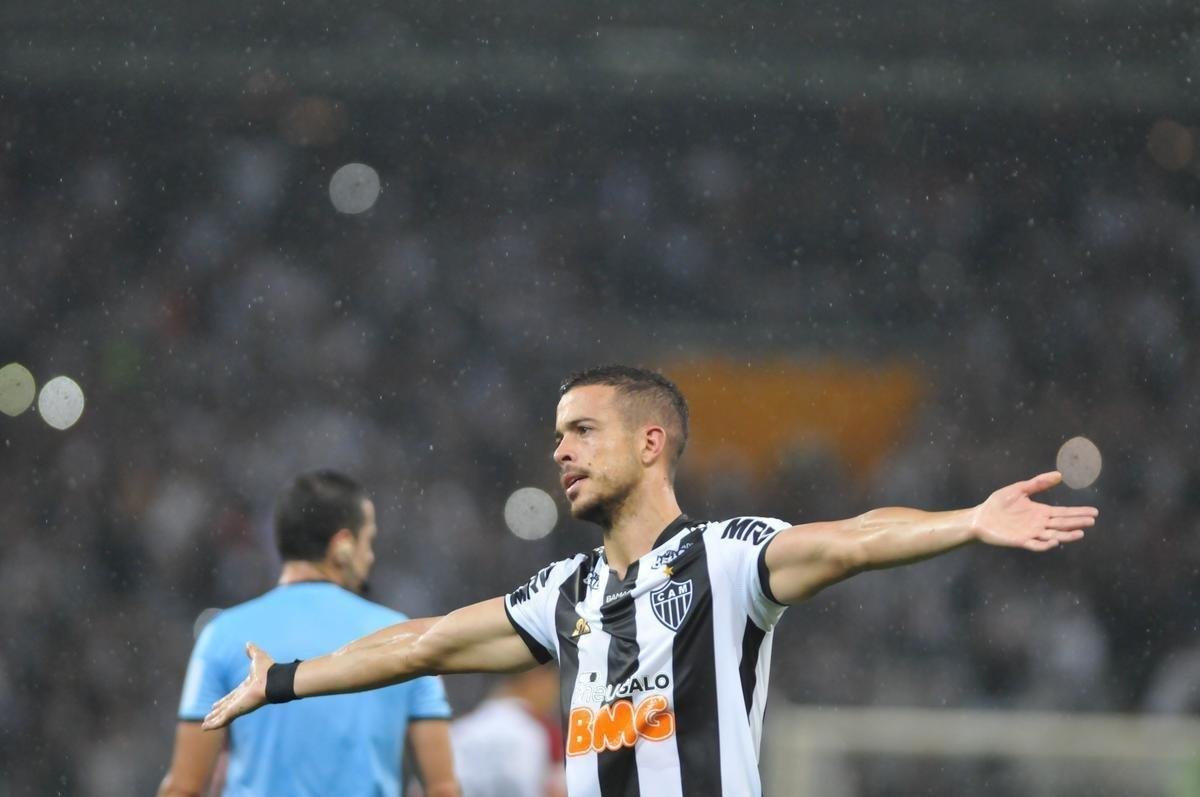 Franco Di Santo abriu o placar para o Atltico aos 37 minutos do primeiro tempo. Depois de cruzamento, ele arrematou de perna esquerda e colocou o Galo em vantagem no Mineiro