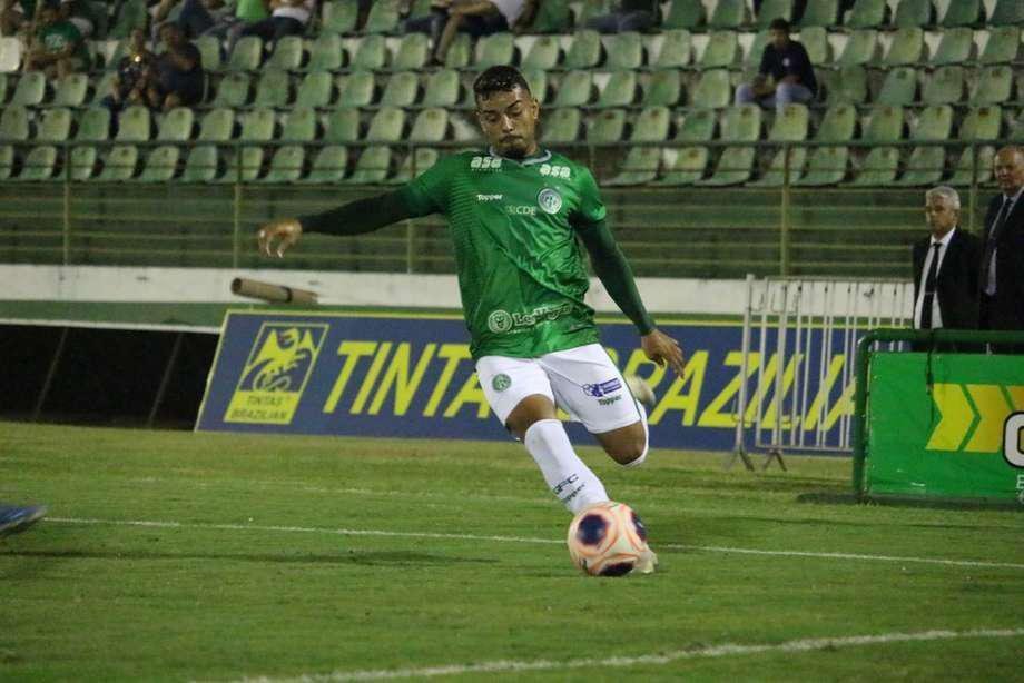 Bidu - bom cobrador de faltas e escanteios, o lateral-esquerdo de 21 anos terminou a Série B com três gols e uma assistência em 30 jogos. Na temporada, balançou a rede quatro vezes em 41 partidas.