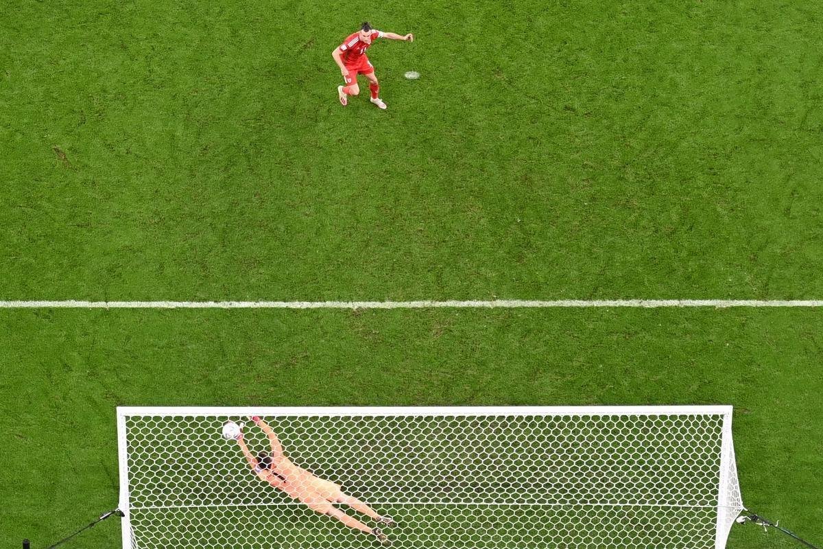 Fotos do jogo entre Estados Unidos e Pas de Gales no Estdio Ahmad bin Ali, pelo Grupo B da Copa do Mundo, no Catar