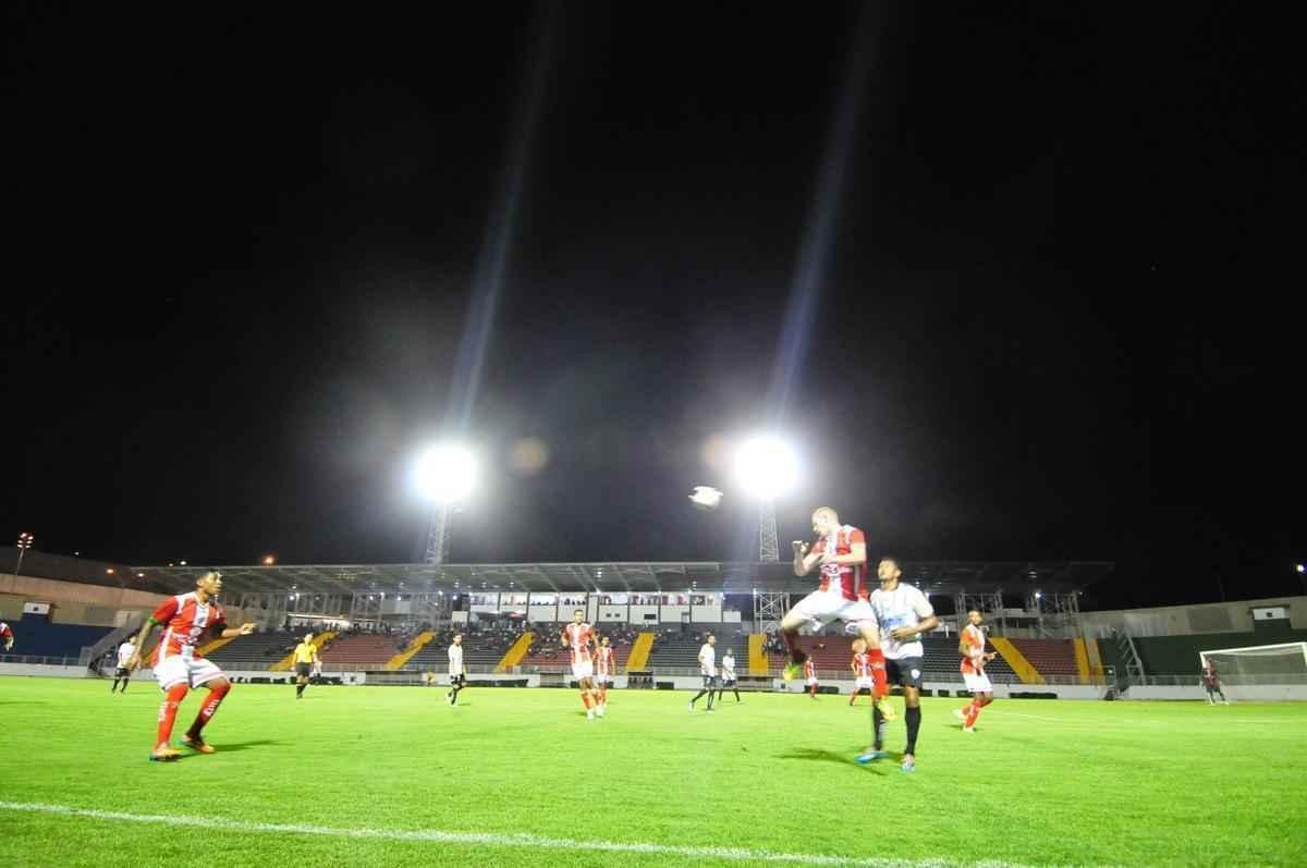 Boa Esporte, novo time de Bruno, venceu o Arax por 2 a 0 pelo Mdulo II do Mineiro 