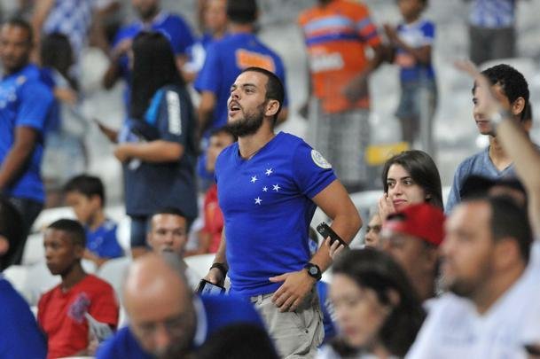 Cruzeiro e Atltico-PR jogaram no Mineiro pela terceira rodada do Grupo C da Primeira Liga
