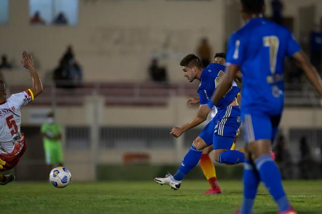 Fotos do jogo entre Juazeirense e Cruzeiro, no Estádio Adauto Moraes, em Juazeiro-BA, pela terceira fase da Copa do Brasil