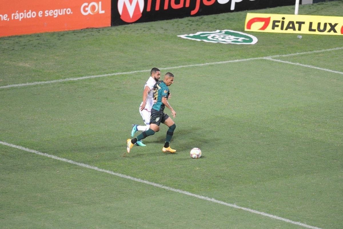 América x Paraná: veja fotos do jogo no Independência