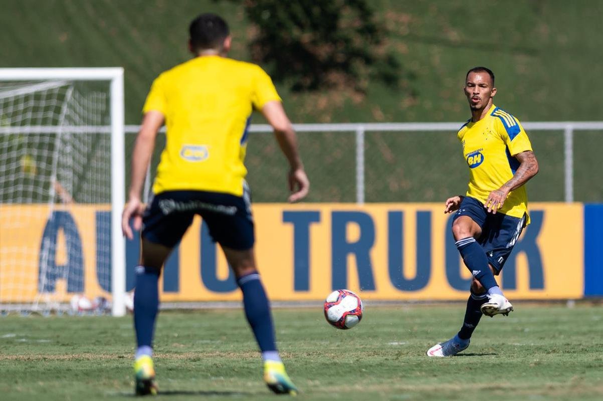 Cruzeiro empatou por 1 a 1 com o Boavista-RJ em jogo-treino realizado neste sbado (22/5), na Toca da Raposa II. Rafael Sobis marcou o gol celeste, enquanto Douglas Pedroso fez para a equipe do Rio de Janeiro.