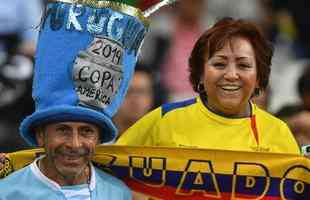 Fotos das torcidas de Uruguai e Equador no Mineiro