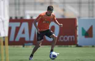 Fotos do primeiro treino de Junior Alonso no retorno ao Atltico