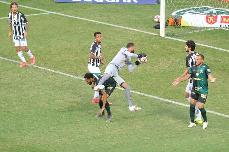 Fotos do jogo de ida da final do Campeonato Mineiro, entre Amrica e Atltico, no Independncia, em Belo Horizonte