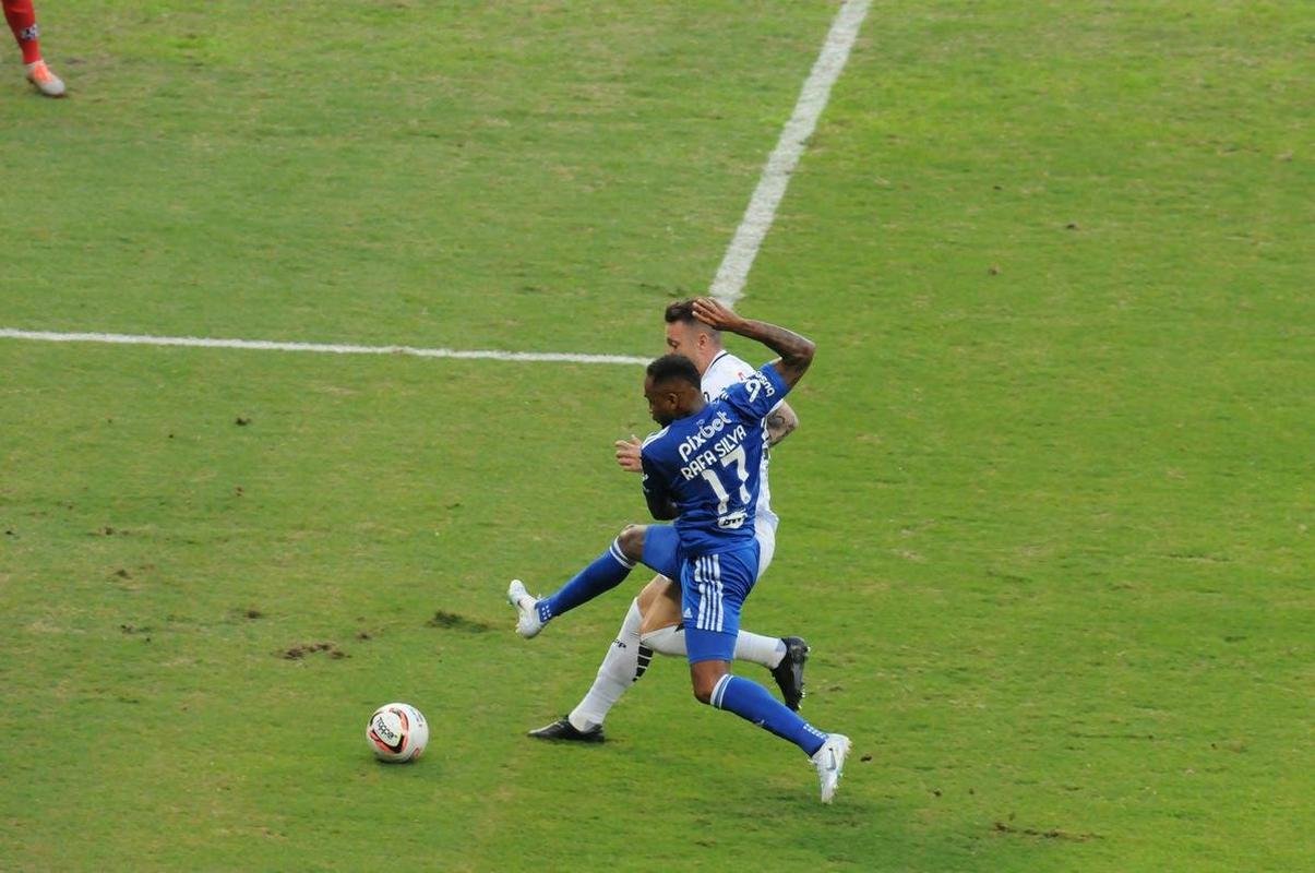 Fotos do jogo entre Cruzeiro e Ponte Preta, no Mineiro, em Belo Horizonte, pela 13 rodada da Srie B do Brasileiro