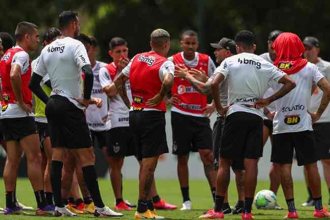 Em clima de despedida de Sampaoli, Atltico tenta assegurar vaga na fase de grupos da Libertadores