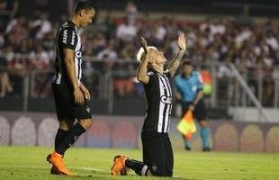 Atl�tico saiu atr�s, conseguiu virada com R�ger Guedes e Ricardo Oliveira, mas cedeu empate no Morumbi