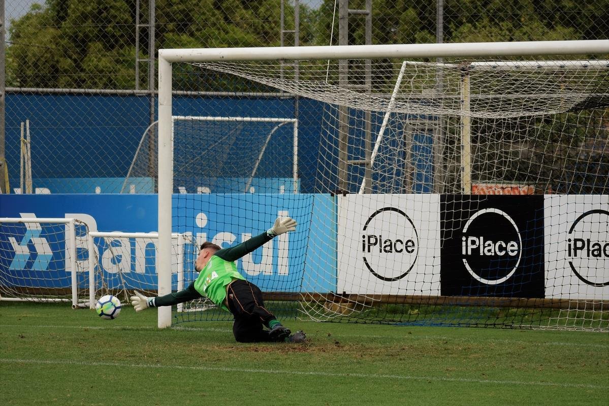 Treino do Amrica no CT do Grmio, em Porto Alegre, antes de 'deciso' contra o Inter pelo Brasileiro