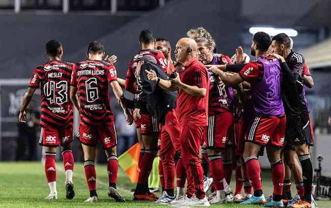 Flamengo ganhou do Santos em uma Vila Belmiro sem público