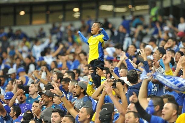 Torcida do Cruzeiro no duelo desta tera, no Mineiro, contra o Racing, pela Libertadores