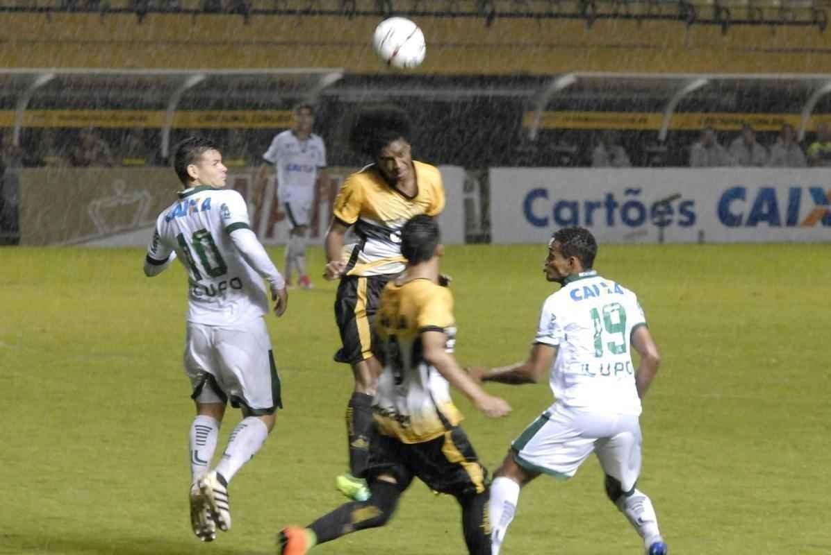 Fotos da vitria de virada do Amrica sobre o Cricima no Estdio Heriberto Hulse, em Cricima, pela Srie B