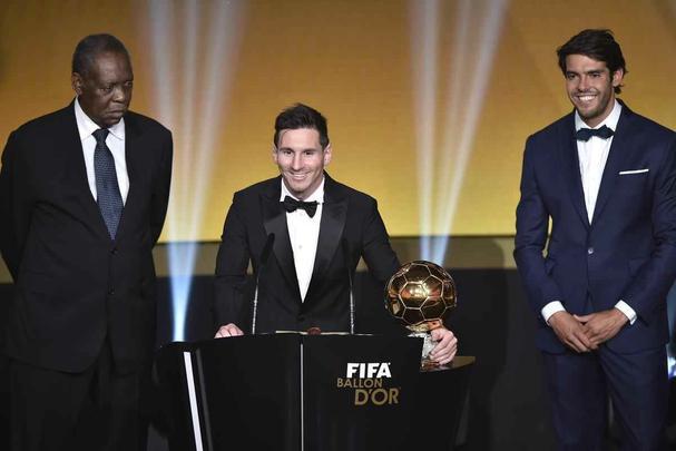 Confira as fotos dos bastidores e da cerimônia da Bola de Ouro