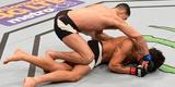 UFC 196, em Las Vegas - Erick Silva cai j nocauteado e Nordine Taleb golpeia