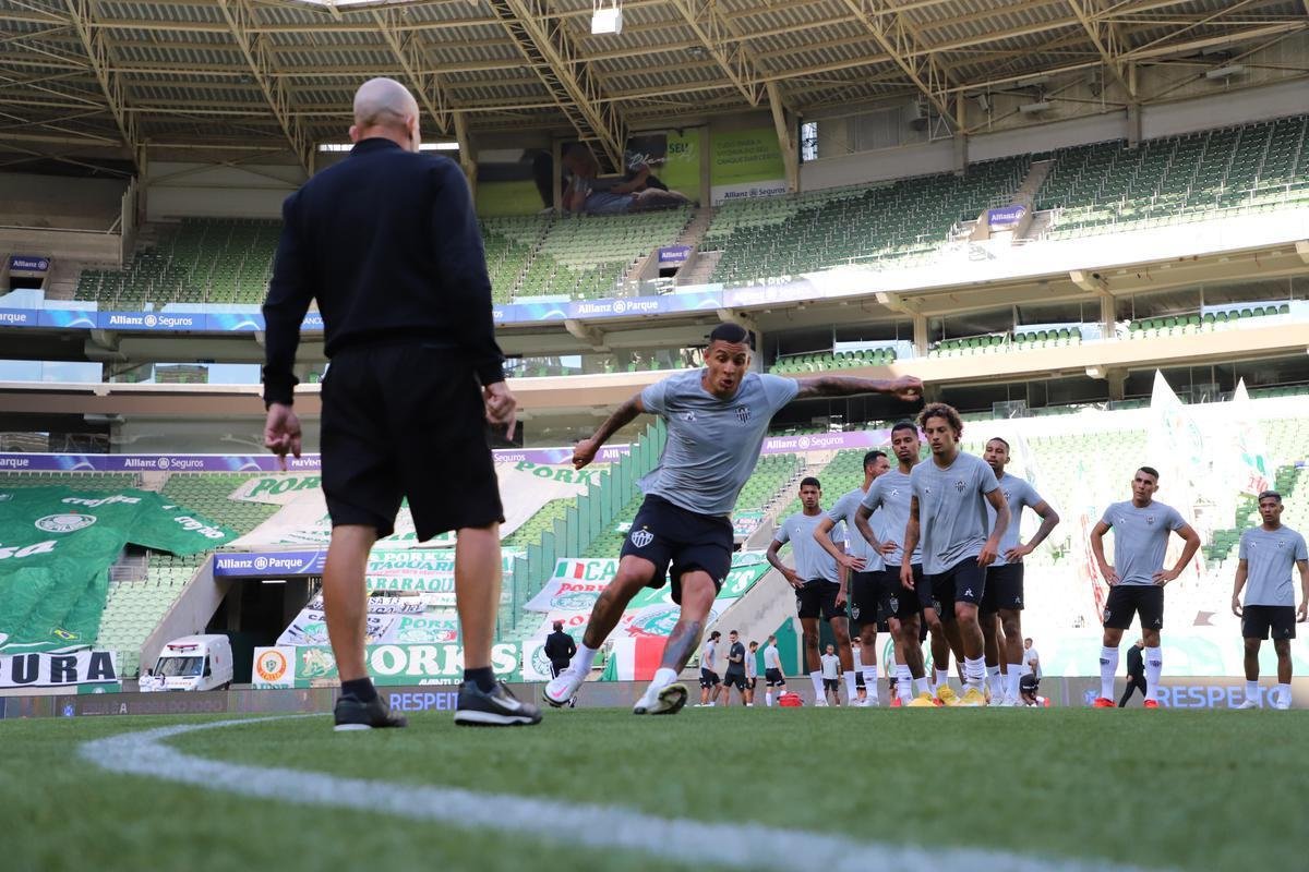 Fotos do aquecimento do Atltico no Allianz Parque antes do jogo contra o Palmeiras pela 19 rodada do Campeonato Brasileiro